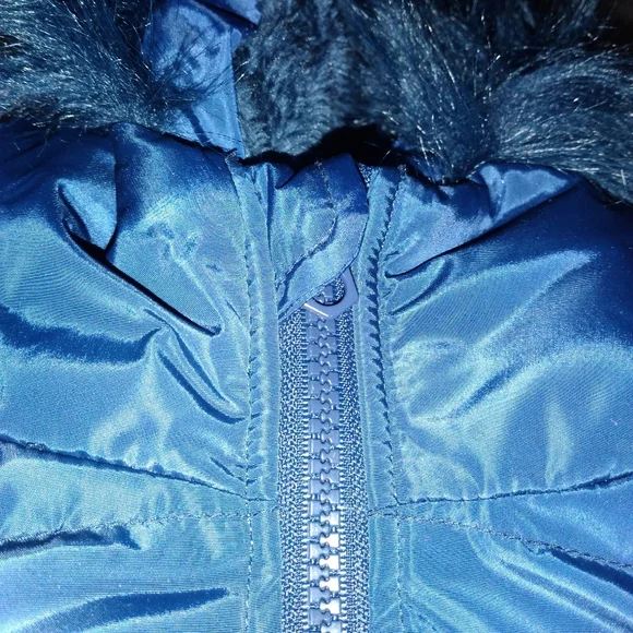 Girl's Winter Jacket - Picture 8 of 9